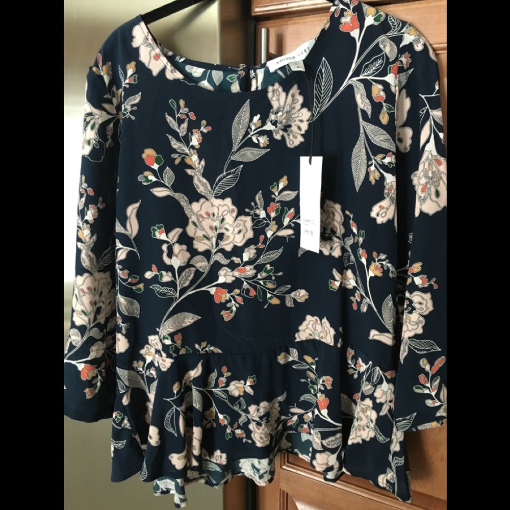 Amour Vert Floral Blouse - Navy and Cream
